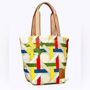 🔥sold🔥Brand New with tags Tory Burch nylon tote color Cream